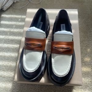 Brand New in Box Steve Madden Loafers size 6